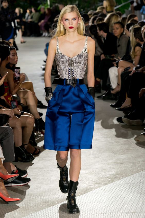 Looks that almost killed,  can starring at women for too long at the workplace be called “harassment?”